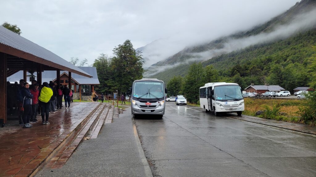 The lower parking lot of El Parque Nacional Los Glaciares