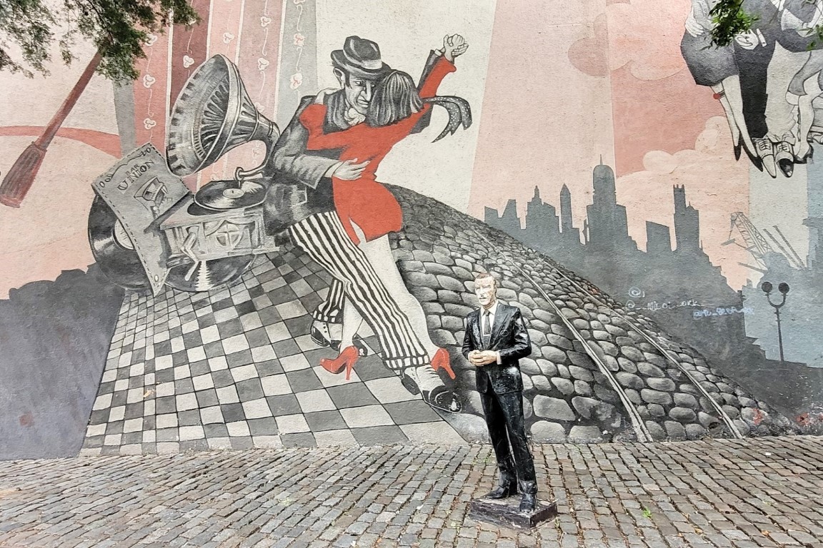 Buenos Aires, First Encounter: Electoral Ban and a Broken Tooth